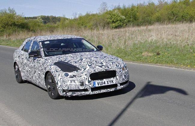 即将到来的Jaguar Xe Spied