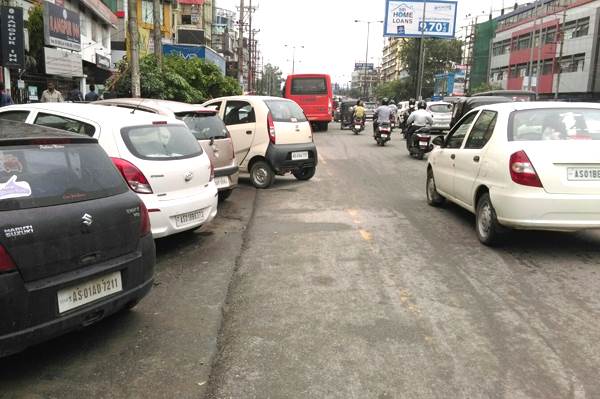 Gauhati高级法院禁止销售小型客车