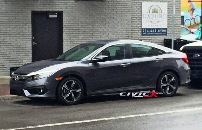 2016 Honda Civic在没有伪装的情况下窥探