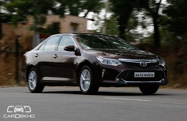 丰田Camry Hybrid的价格在德里削减