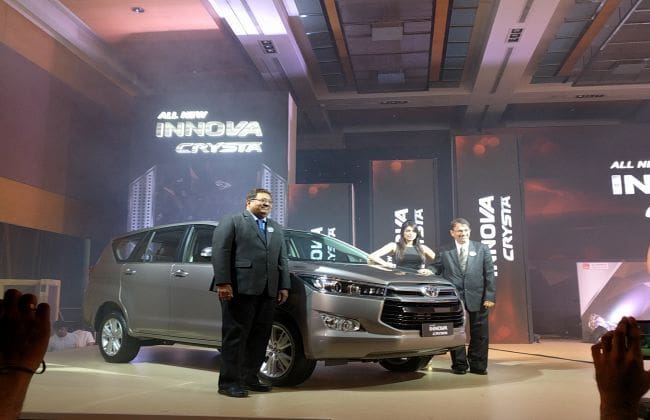 丰田Innova Crysa正式于卢比启动。13.8 Lakh.