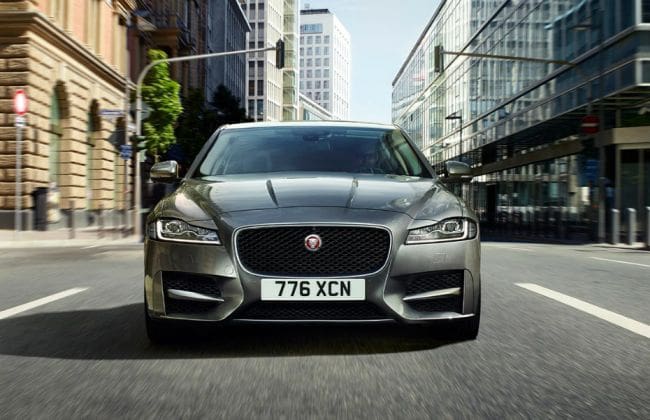 Jaguar XE，XF在印度获得新的ingenium汽油发动机