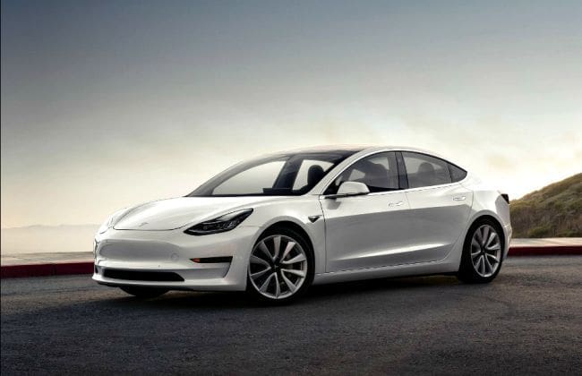 印度绑定的Tesla模型3的AWD和性能版本宣布