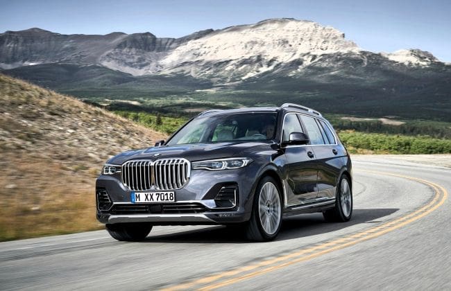 首先是BMW X7亮相; rivals梅赛德斯 - 奔驰gls