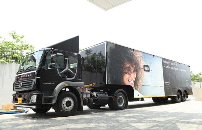 梅赛德斯 - 奔驰印度推出了半城区的花式移动服务卡车