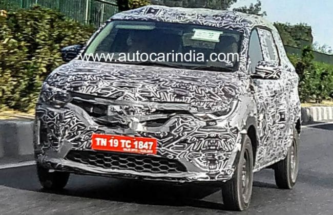 即将到来的雷诺RBC MPV Spied;获取投影仪头灯