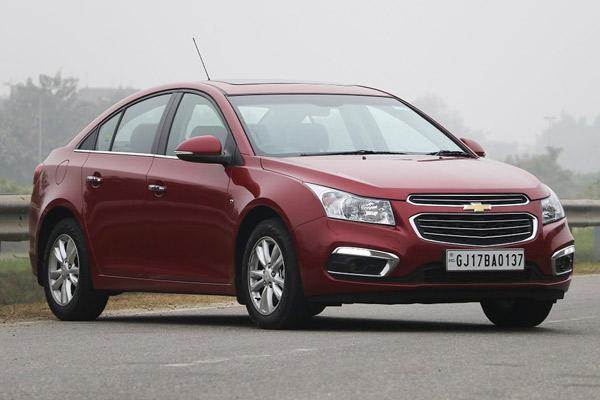 Chevrolet Cruze Facelift在14.68卢比推出