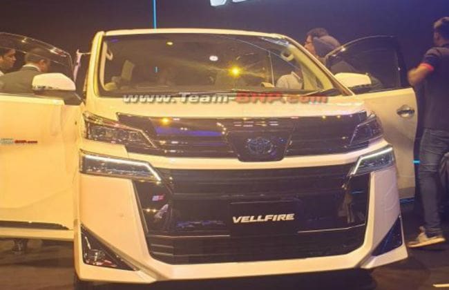 丰田Vellfire豪华MPV发现;它来到印度吗？