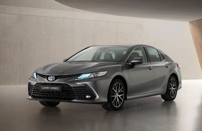 印度约束丰田Camry Hybrid Facelift亮相