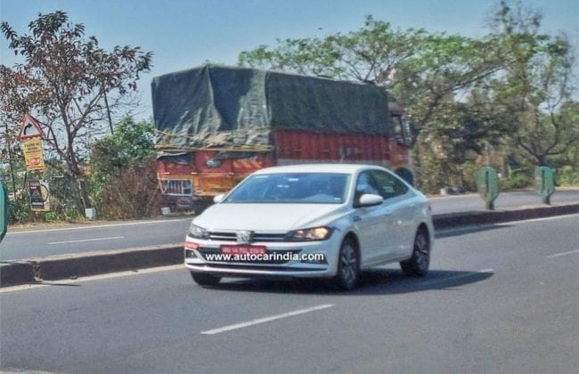Volkswagen Virtus在印度窥探;可能是vento的继任者