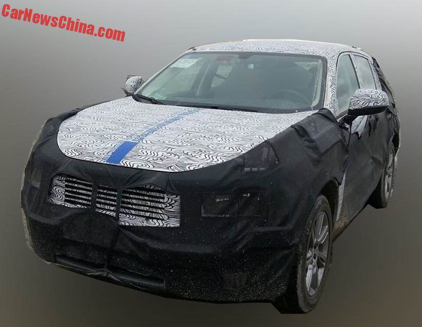 新的Lynk＆Co CX11 Suv Suv Spied