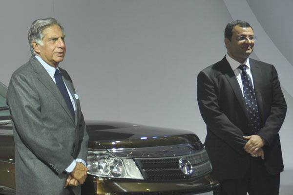 Tata Motors独立董事避免达到塔塔，摩托的侧面