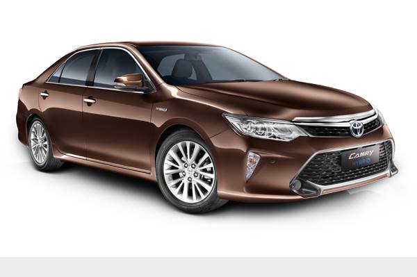 温和更新的Camry Hybrid于31.98卢比推出