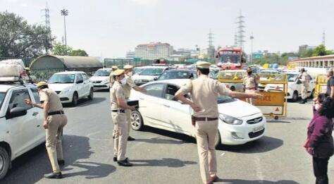 德里交警加强对车辆污染违规者的行动