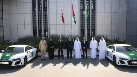 迪拜警察车库的最新消息 两辆动力十足的奥迪R8双门轿跑车