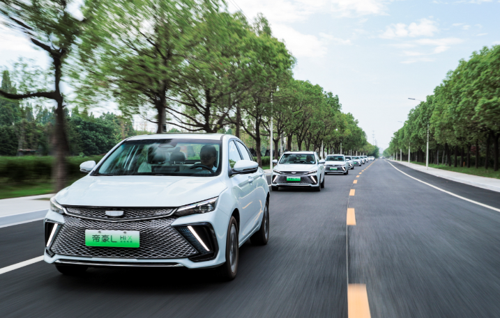 The first month's delivery target is 10,000 units, and the national delivery of Geely Emgrand L Thor Hi·X super electric hybrid has been started one after another