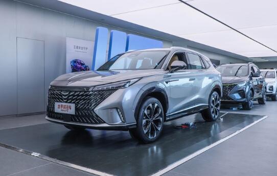 The third-generation brand new Roewe RX5 arrives at the store to upgrade the Internet originator